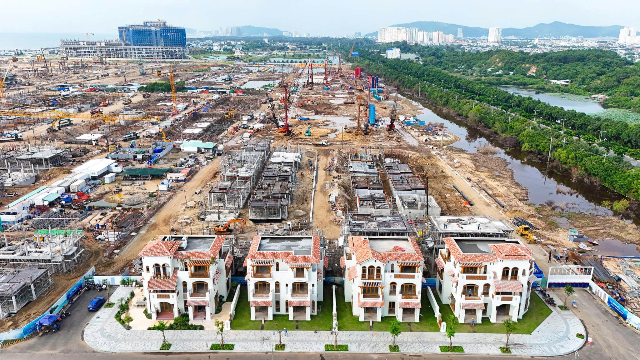 Tiến độ nhà mẫu Blanca City 4